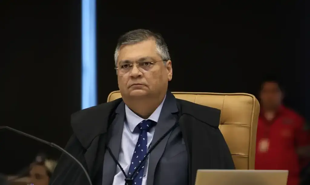 Dino defende STF e afirma que Corte acerta mais do que erra
