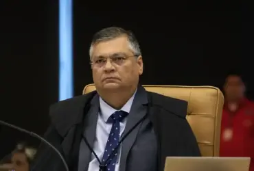 Dino defende STF e afirma que Corte acerta mais do que erra