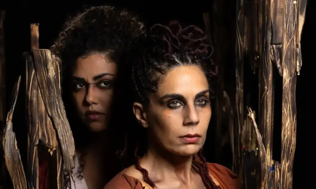 Medeia inspira peça que debate violência de gênero e maternidade em São Paulo