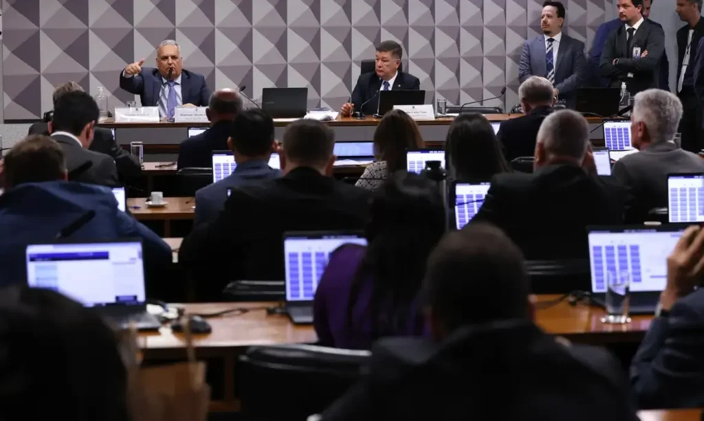 INSS: Mendonça proíbe CPMI de acessar dados de Daniel Vorcaro