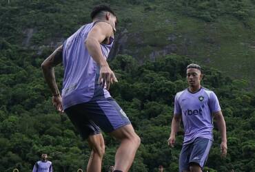 Botafogo x Bangu: onde assistir ao vivo, horário e prováveis escalações da final da Taça Rio 2026. Imagem: Vitor Silva/BFR