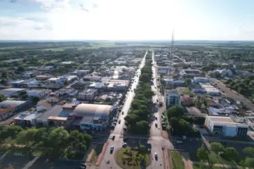 Foto de drone sobrevoando Canarana