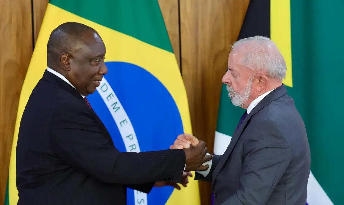 Defesa é prioridade: Lula cita conflito no Irã e defende fortalecimento militar do Brasil