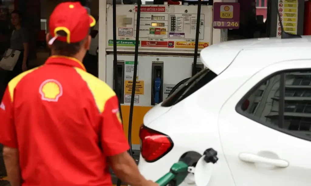 MJSP organiza plantões para Procons fiscalizarem aumento de combustível