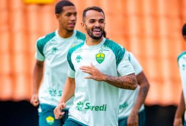 Cuiabá x Sport: onde assistir ao vivo, escalações e tudo sobre a estreia na Série B 2026. Imagem: AssCom Dourado