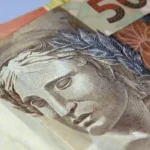 Abono é liberado para trabalhadores nascidos em fevereiro nesta segunda-feira (16)