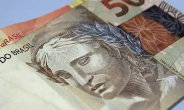 Abono é liberado para trabalhadores nascidos em fevereiro nesta segunda-feira (16)