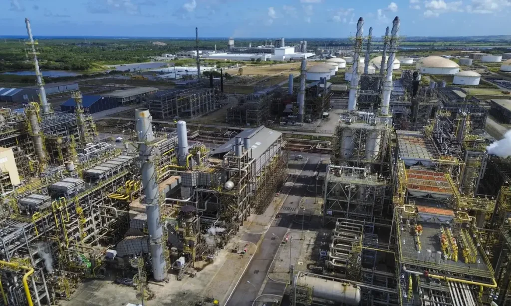 Diesel tem aumento de R$ 0,38 por litro anunciado pela Petrobras