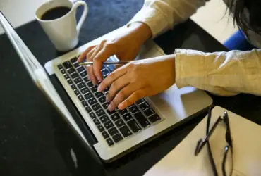 Liderança feminina na gestão pública abre inscrições para curso internacional