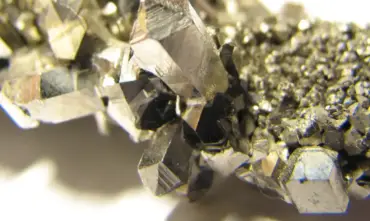 Brasil busca parceria internacional para ampliar exploração de minerais críticos