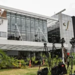 Jornalistas relatam ameaças após cobertura da internação de Bolsonaro em hospital de Brasília