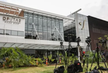 Jornalistas relatam ameaças após cobertura da internação de Bolsonaro em hospital de Brasília