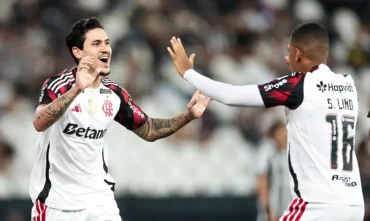 Brasileirão: Flamengo vence Botafogo por 3 a 0 e mantém rival na zona de rebaixamento