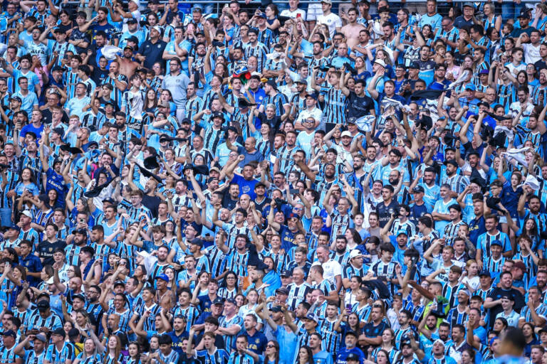 Gramado leste tem redua a o na mensalidadea