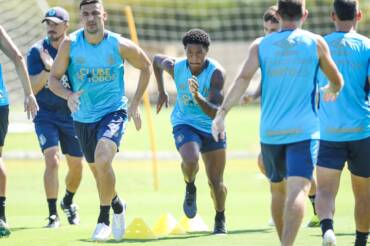 Grêmio x Vitória: onde assistir, horário e escalações do jogo pelo Brasileirão. Imagem: Lucas Uebel/GFBPA