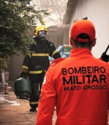 Bombeiros combatem princípio de incêndio em residência de Lucas do Rio Verde