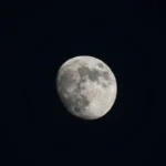 Qual é a fase da Lua hoje (18)? Veja o calendário lunar completo de março de 2026 e o que muda no céu