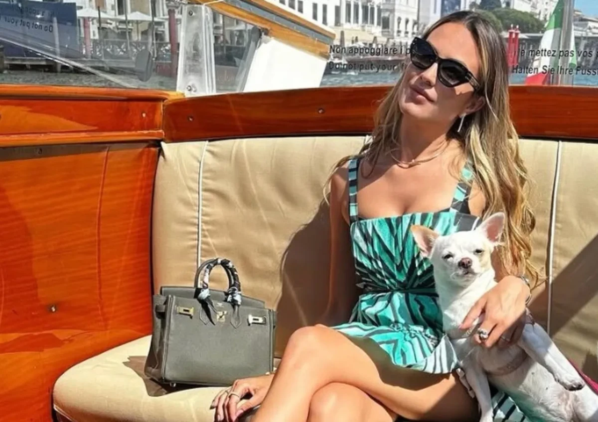 Cabeça de modelo assassinada é cortada e roubada de túmulo