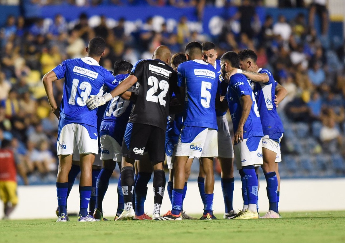 Ferroviária x São José ao vivo: onde assistir, horário e escalações do duelo decisivo na A2. Imagem: Carlos Henrique/SJEC