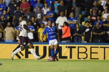 Ferroviária x São José ao vivo: onde assistir, horário e escalações do duelo decisivo na A2. Imagem: Carlos Henrique/SJEC