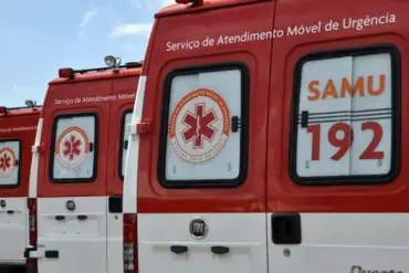 Ambulâncias do Samu enfileiradas