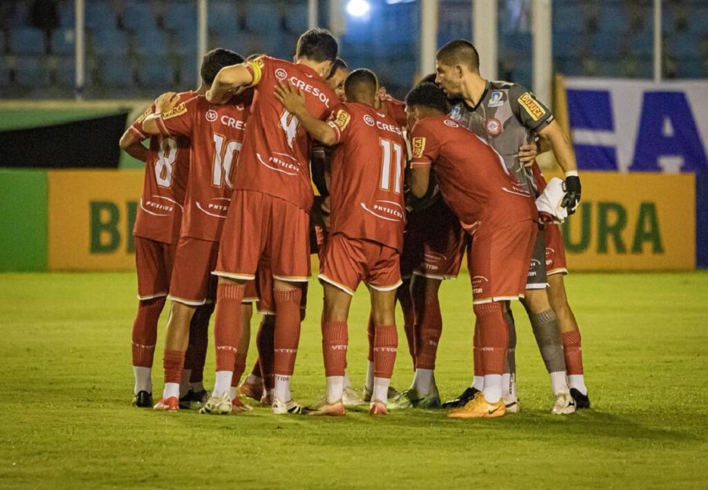 Tombense x Avaí AO VIVO: onde assistir, horário e escalações da estreia na Copa Sul-Sudeste 2026. Imagem: Divulgação Tombense