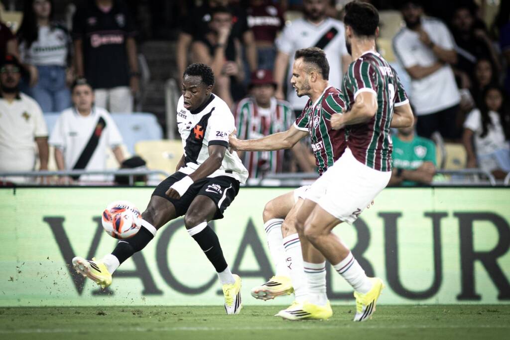Vasco x Fluminense ao vivo: onde assistir, horário, escalações e tudo sobre o clássico no Brasileirão 2026. Imagem: Matheus Lima/CR Vasco