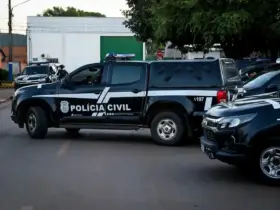 Foto de viaturas da Polícia Civil
