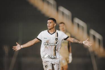 Volta Redonda x Chapecoense ao vivo: onde assistir, escalações e tudo sobre o duelo de invictos. Imagem: Divugação Voltaço