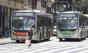 Inflação sobe a 0,88% em março impulsionada por combustíveis e alimentos