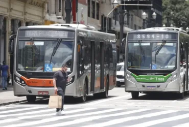 Inflação sobe a 0,88% em março impulsionada por combustíveis e alimentos