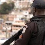 Policiais são denunciados por invasões e irregularidades em operação no Rio