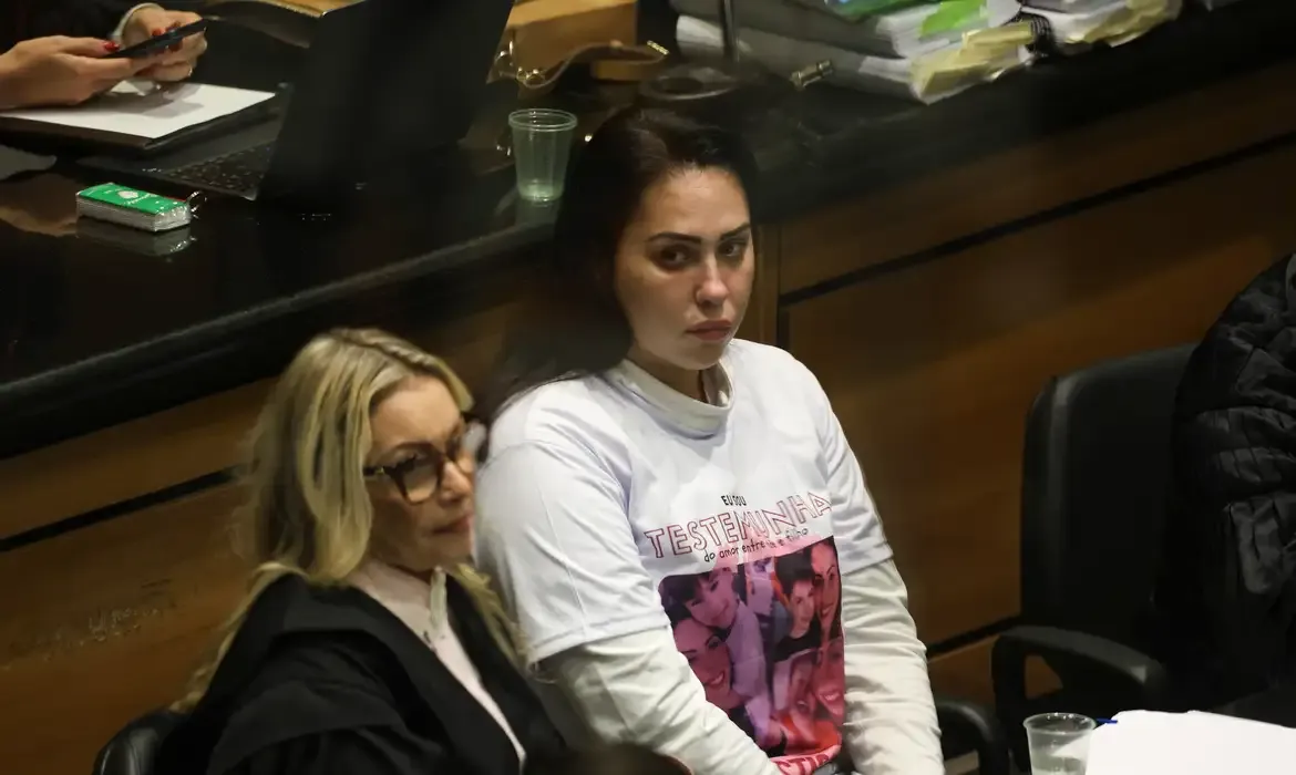 Monique se entrega à polícia e volta a ser presa no caso Henry Borel