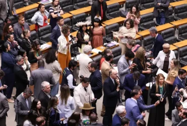 Câmara derruba veto à dosimetria e decisão segue para o Senado após votação apertada