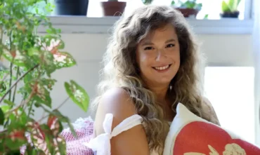 Alice Caymmi lança álbum Caymmi em homenagem ao avô e revisita clássicos