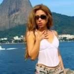 Shakira desembarca no Rio e compartilha fotos antes de show em Copacabana