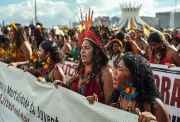 Indigenas cobram demarcações e proteção em carta entregue ao governo federal