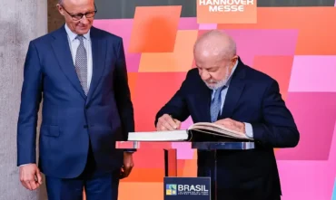 Lula defende parceria com Europa para descarbonização durante feira na Alemanha
