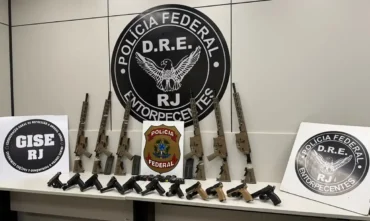 Polícia Federal apreende 10 fuzis e 12 pistolas na Via Dutra