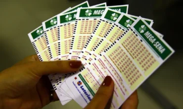 Mega-Sena acumula e prêmio principal chega a R$ 20 milhões