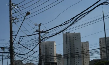 Lei do cobre prevê fechamento de ferros-velhos no RJ