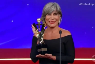 Glória Pires se emociona ao ser homenageada no Troféu Imprensa 2026