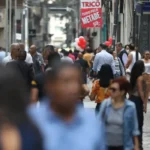 Abono salarial começa a ser pago para nascidos em março e abril