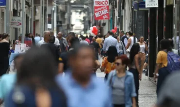 Abono salarial começa a ser pago para nascidos em março e abril