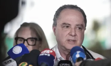 Presidente Lula passa por retirada de lesao e deve repousar após cirurgia
