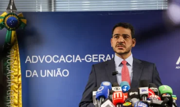 Senador apresenta parecer favorável à indicação de Messias ao STF