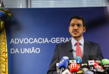 Senador apresenta parecer favorável à indicação de Messias ao STF