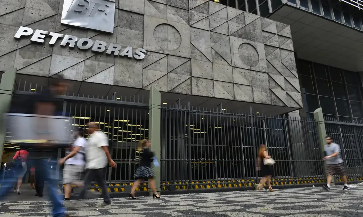 Petrobras destitui diretor após leilão com ágio de mais de 100%