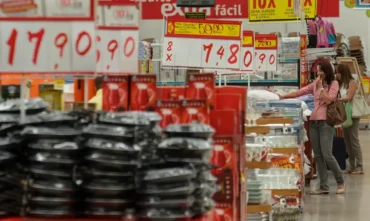 Inflação sobe para 4,36% e mercado ajusta projeções econômicas