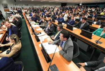 Jornada: CCJ da Câmara retoma análise do fim da escala 6x1 nesta quarta-feira (22)